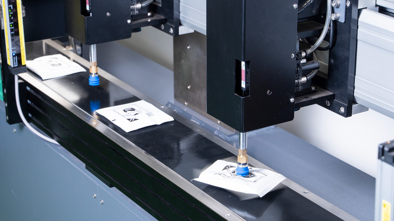 New envelopment alignment machine